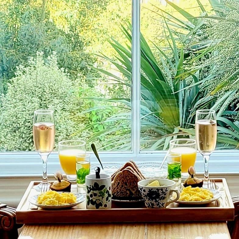 West Hill Retreat Edwardian Balcony Ensuite With Room Served Breakfast & Free Parking Hastings Bagian luar foto